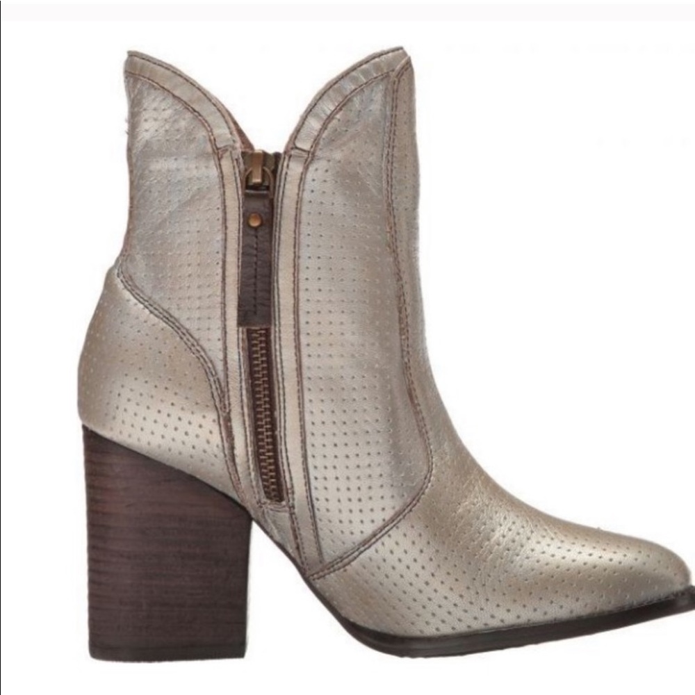 ANTHROPOLOGIE SEYCHELLES AROUND THE WORLD BOOTS - Picture 3 of 8